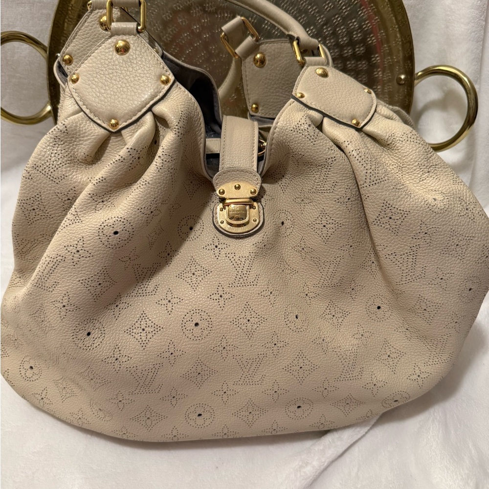 Louis Vuitton Mehina hobo bag
